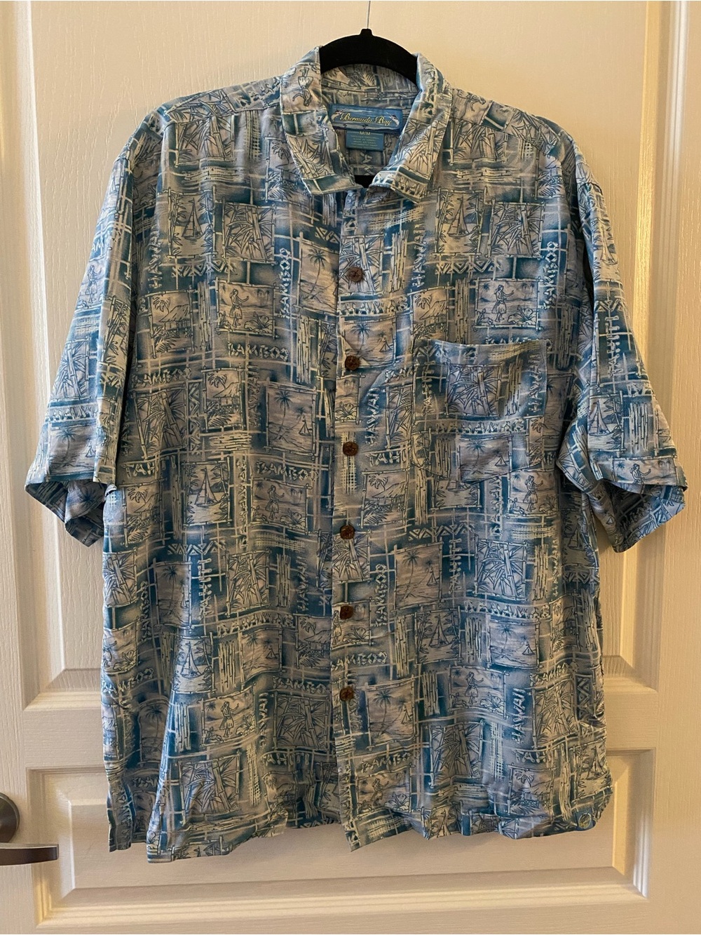 BERMUDA BAY 100% Silk Resortwear Button Down Short Sleeve Shirt in Blue - M